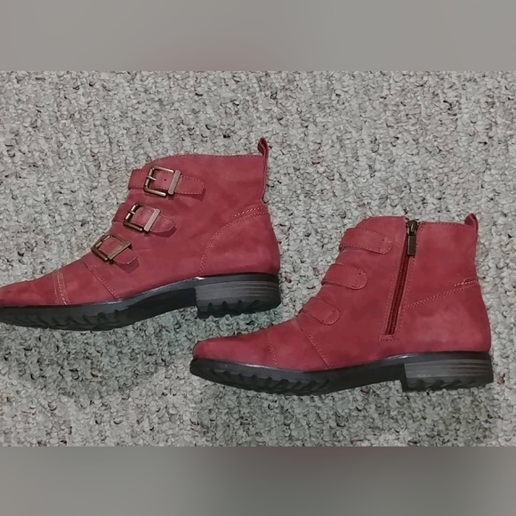 Earthies suede leather booties - Picture 9 of 13